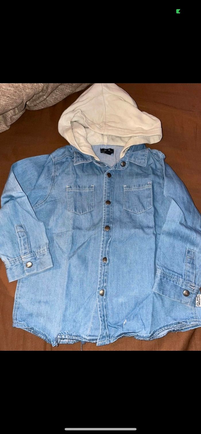 Chemise en jean - Taille 24 mois - TBE - kiabi