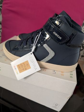 Chaussures fille montantes. Taille 30. Neuf. Geox