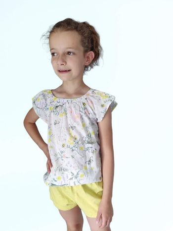 7-8 ans ensemble été blouse h&m (7-8 ans )short pukdiz( 8 ans taille plus 7 ans)