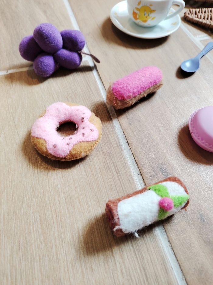 🫖Dinette Lot l'heure du thé tasses Titi avec pâtisseries tissu-peluche et plastique - photo numéro 3