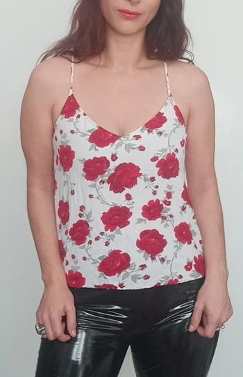 Top romantique fleuri fines bretelles taille 38
