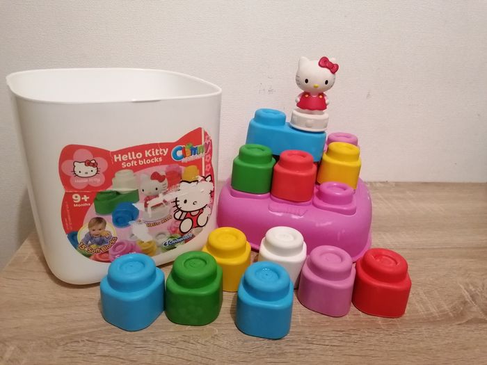 Boîte de blocks 1er âge hello kitty - photo numéro 2
