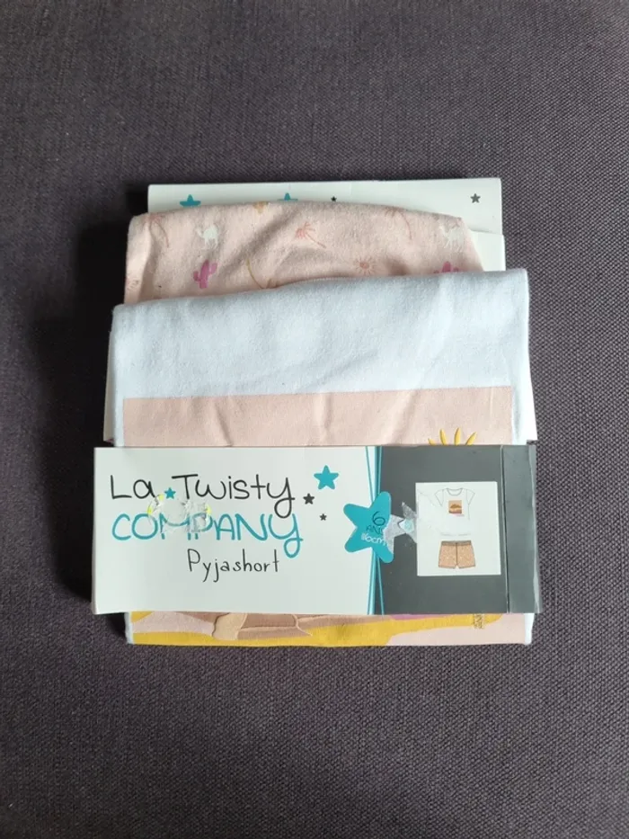 Lot de pyjamas été fille neufs taille 6 ans - photo numéro 5