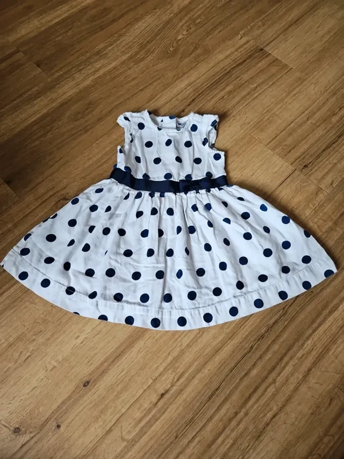 Robe bébé fille.