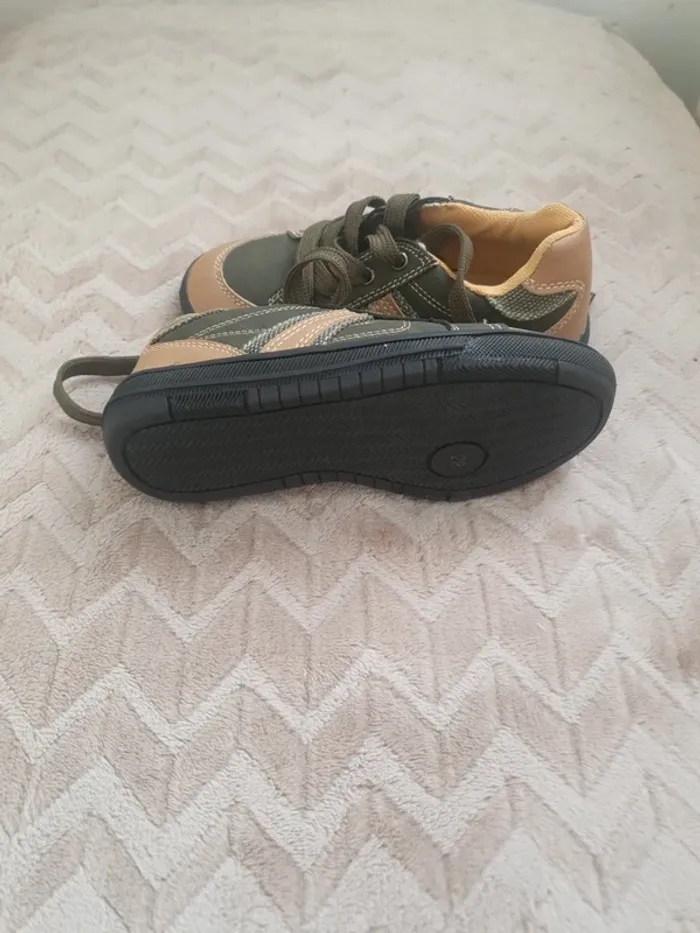 Chaussures neuves pointure 28 garçon - photo numéro 2