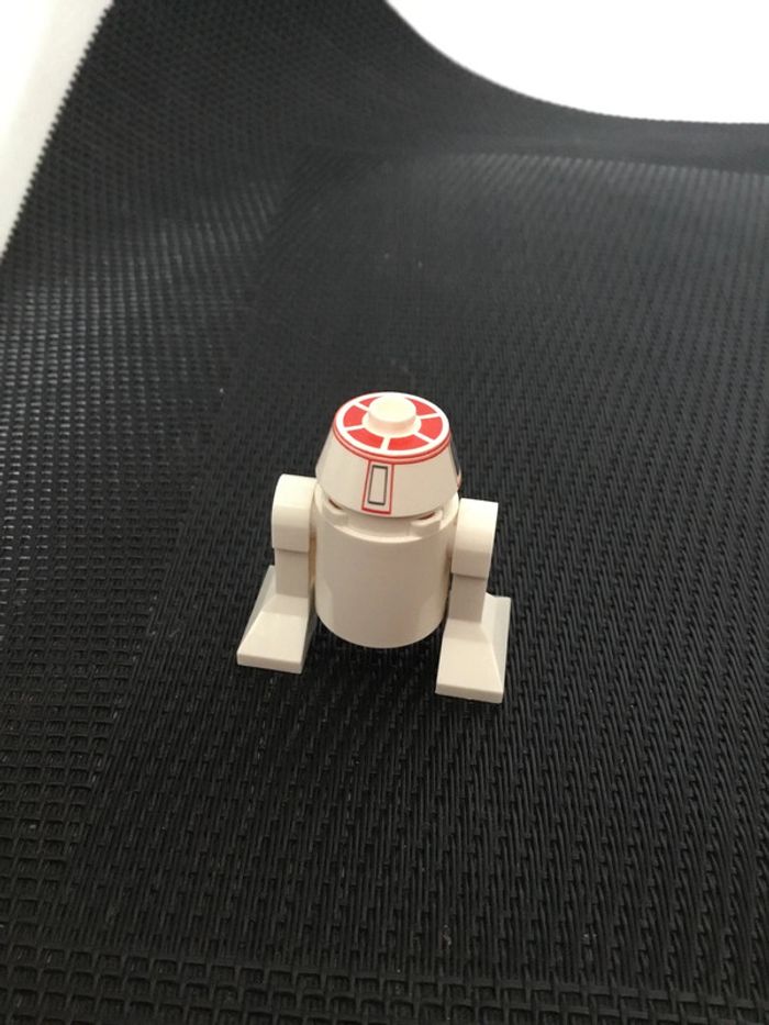 Lego Star Wars mini figurine Droide astromécano R5-D8 R5-D4 75059 9493 swo373 minifigure officiel - photo numéro 3