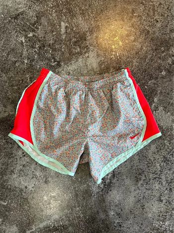 Short sport femme Nike taille XS Pantalón corto deportivo mujer Pantaloncino donna Damen