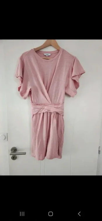 Robe T1