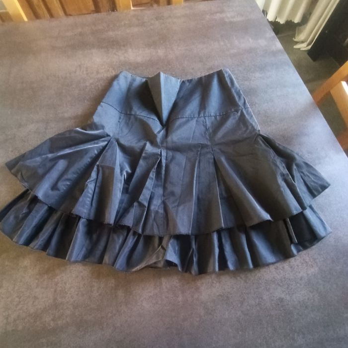 Jupe noire - photo numéro 2