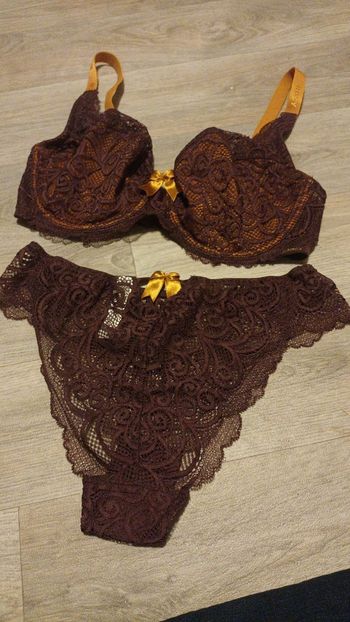 Soutien gorge 90E Rosy violet avec bas neuf