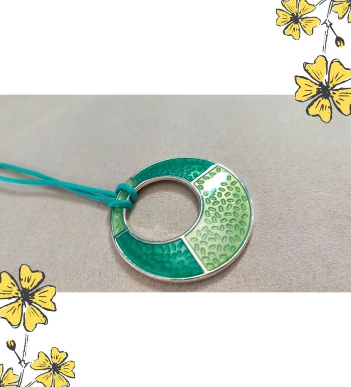 Collier pendentif signé LBMDJ – Collection Émeraude Urbaine - photo numéro 5