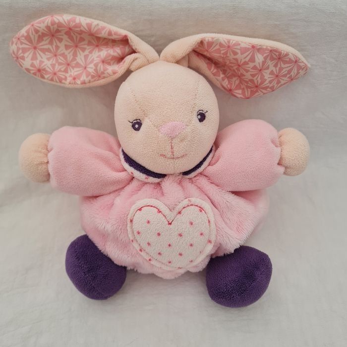Doudou peluche Lapin boule rose et violet - Cœur- 18 cm - Kaloo