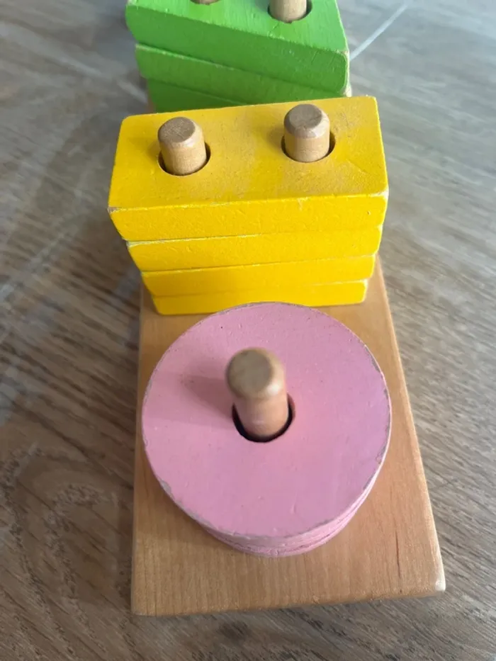 Jeu en bois empilage avec forme - photo numéro 4