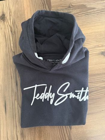 Sweat Teddy Smith