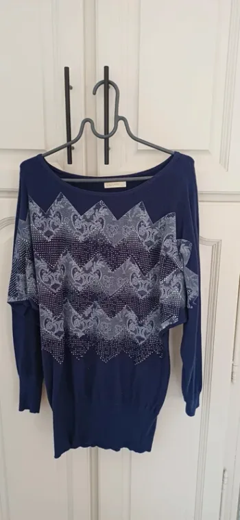 Pull bleu
