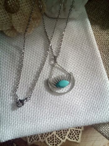 Collier oeil et pierre 🩵.