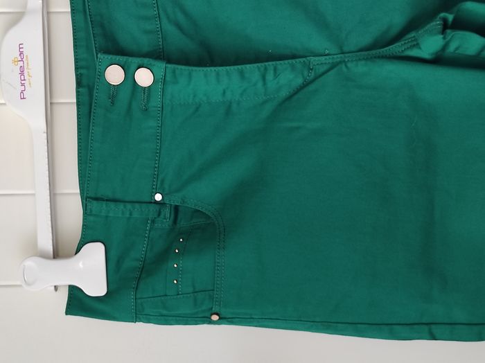 Pantalon femme taille 40 – effet huilé vert sapin - photo numéro 3
