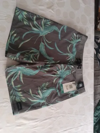 Short de bain homme Ripcurl taille 38 style Hawaii surf neuf
