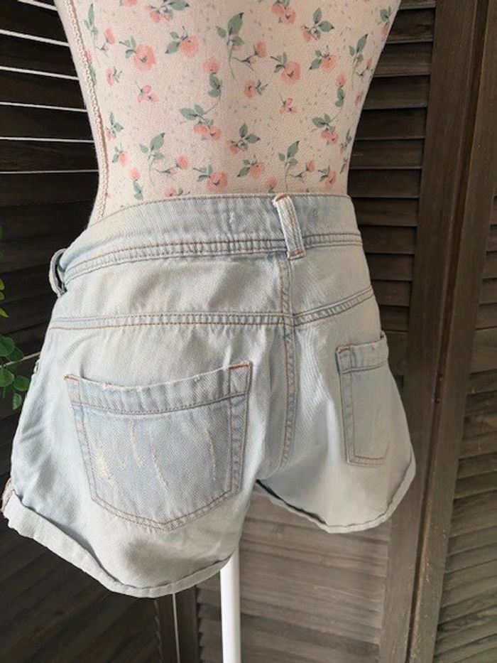 short Bershka bleu clair taille 42 - photo numéro 4