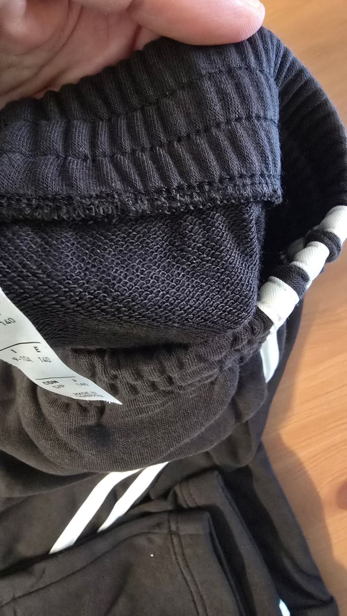 ( Neuf non porté)  🏷🥰➡️survetement unisex adidas 10 ans 🥰😍 - photo numéro 3