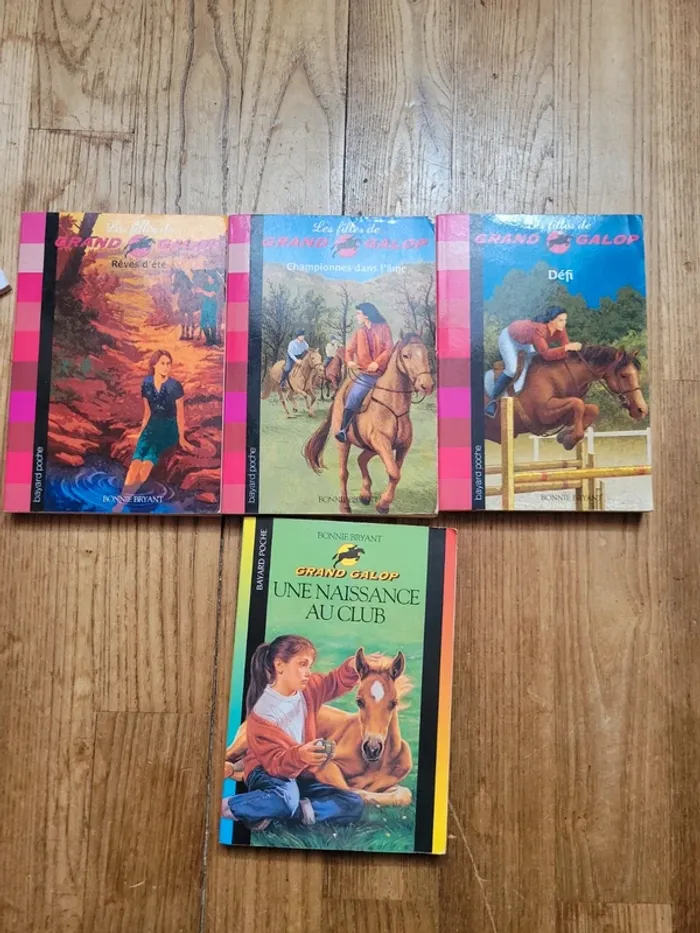 Lot 4 livres de la série Grand Galop