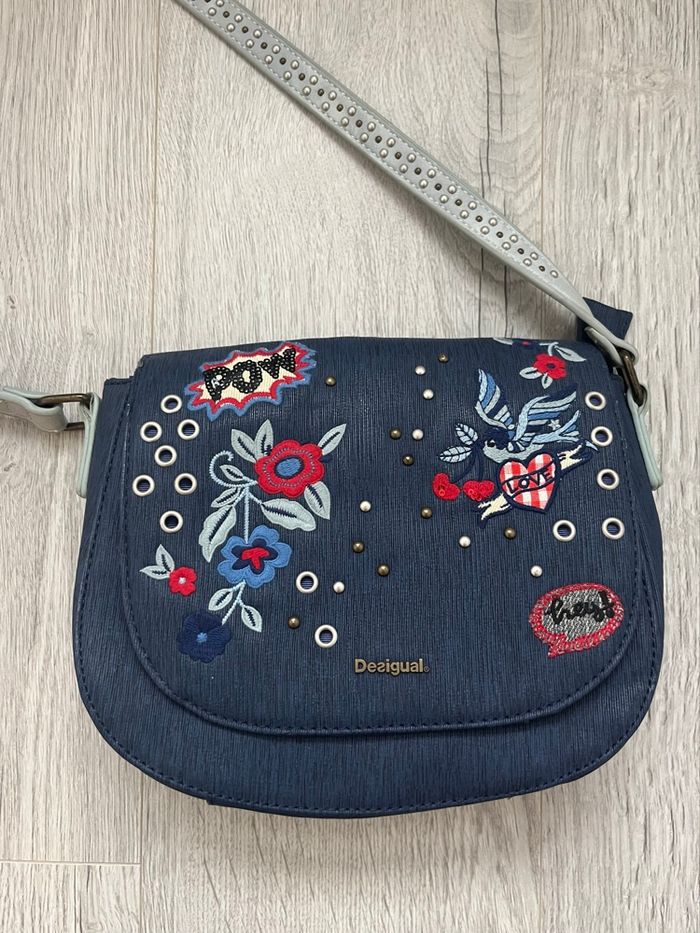 Sac bandoulière Desigual – Bleu marine à motifs fleuris