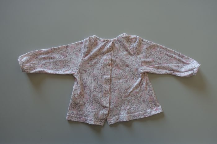 Blouse imprimée bébé fille 6 mois - photo numéro 2