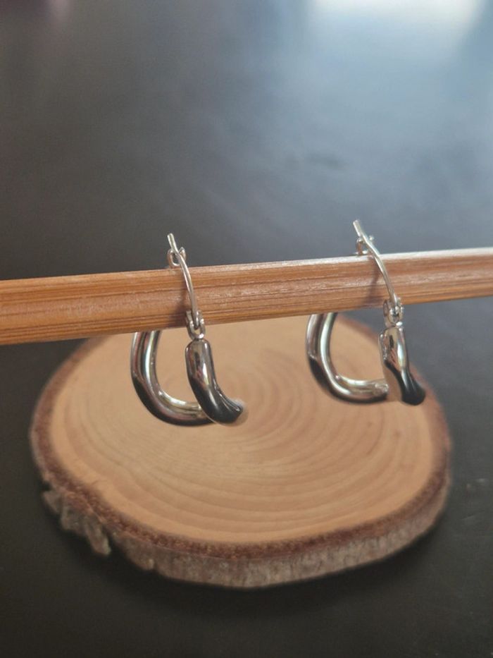 Boucles d'oreilles torsadé en acier - photo numéro 3