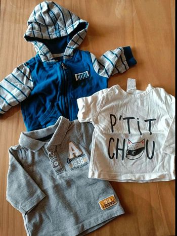 Lot de 2  tee  shirt a manches  longues,  un pyjama  et un gilet