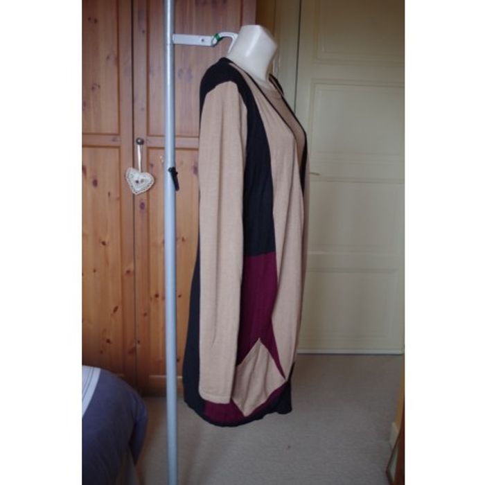 Cardigan long tricolore en maille chaude PAUL BRIAL 42 - photo numéro 2