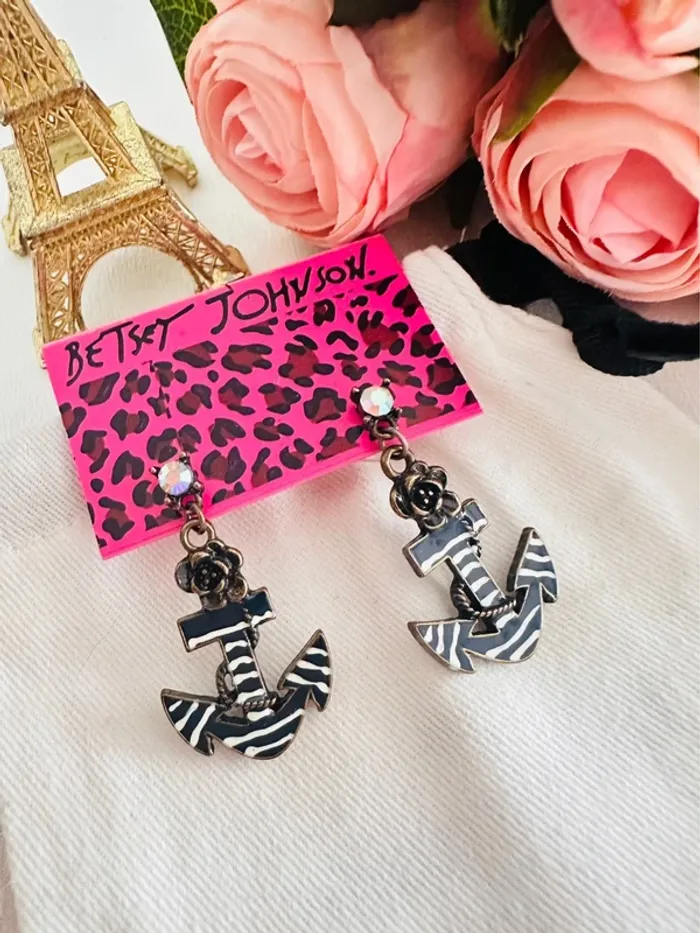 🛶Boucles d’oreilles Betsey Johnson – ancre marin zébrée strass fleur - photo numéro 4