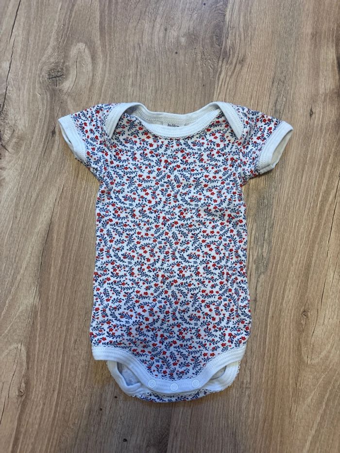 Lot 4 bodies manches courtes 3 mois Petit Bateau - photo numéro 2