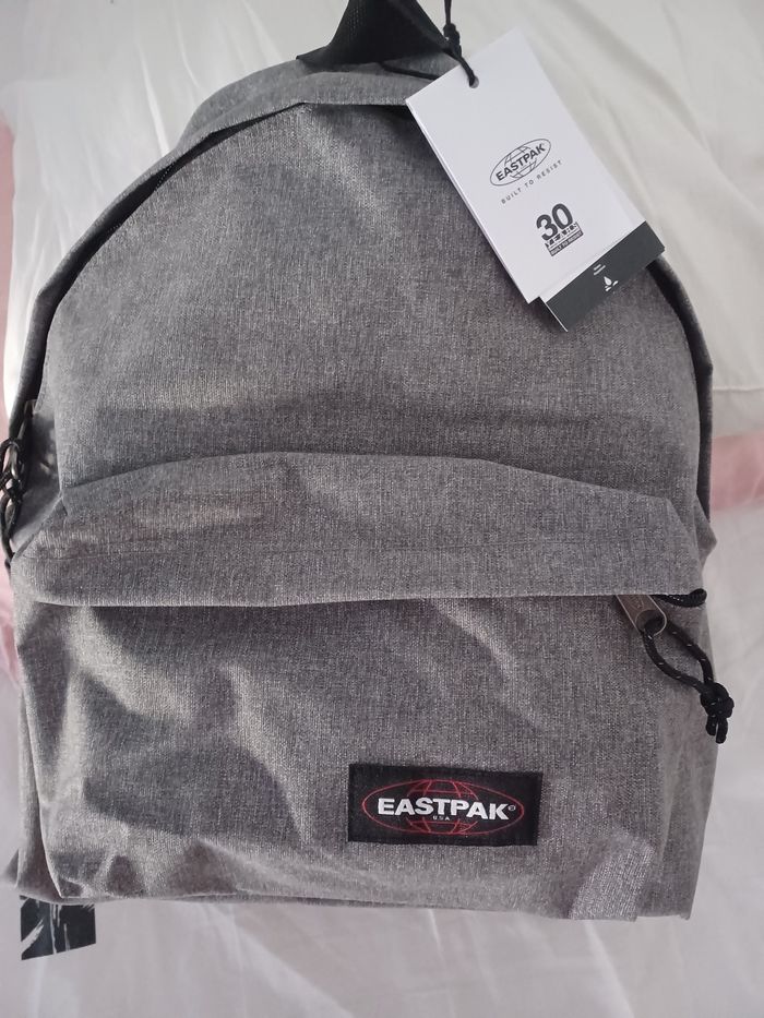 Sac à dos eastpak gris