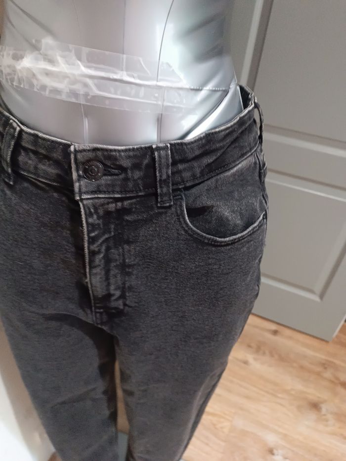 Jean femme t 36 Kiabi - photo numéro 3