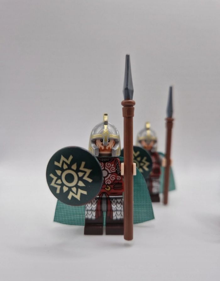Figurines type lego Roi du rohan + 4 guerriers du rohan seigneur des anneaux / hobbit - photo numéro 3