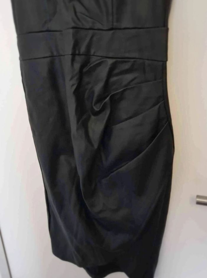 Robe  style  cuir  taille 38 - photo numéro 4