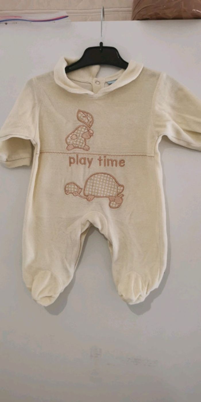 Pyjama jaune 3 mois