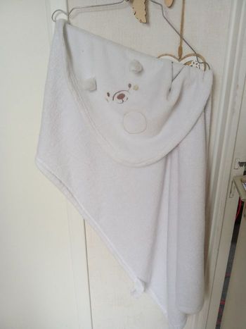 Couverture doudou blanc fine, longue tête de chien, oreilles