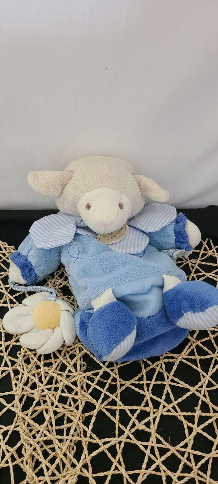 Mouton ou agneau DOUDOU ET COMPAGNIE marionnette bleu