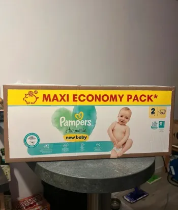Pack 104 couches pampers taille 2 neuf Harmonie