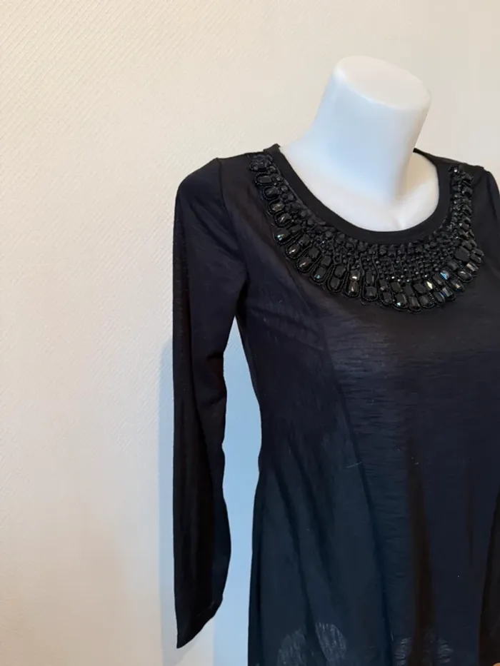 T- shirt manche longue noir en très bon état taille 38 toumai - photo numéro 2