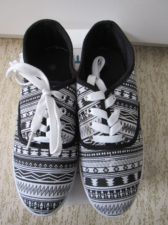 Tennis neuves - photo numéro 2