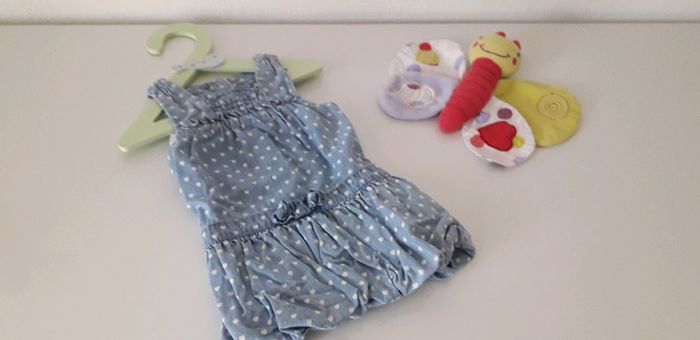 Robe 1 mois TBE - photo numéro 7