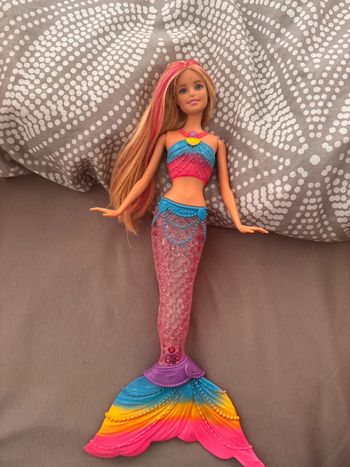 Barbie sirène queue lumineuse