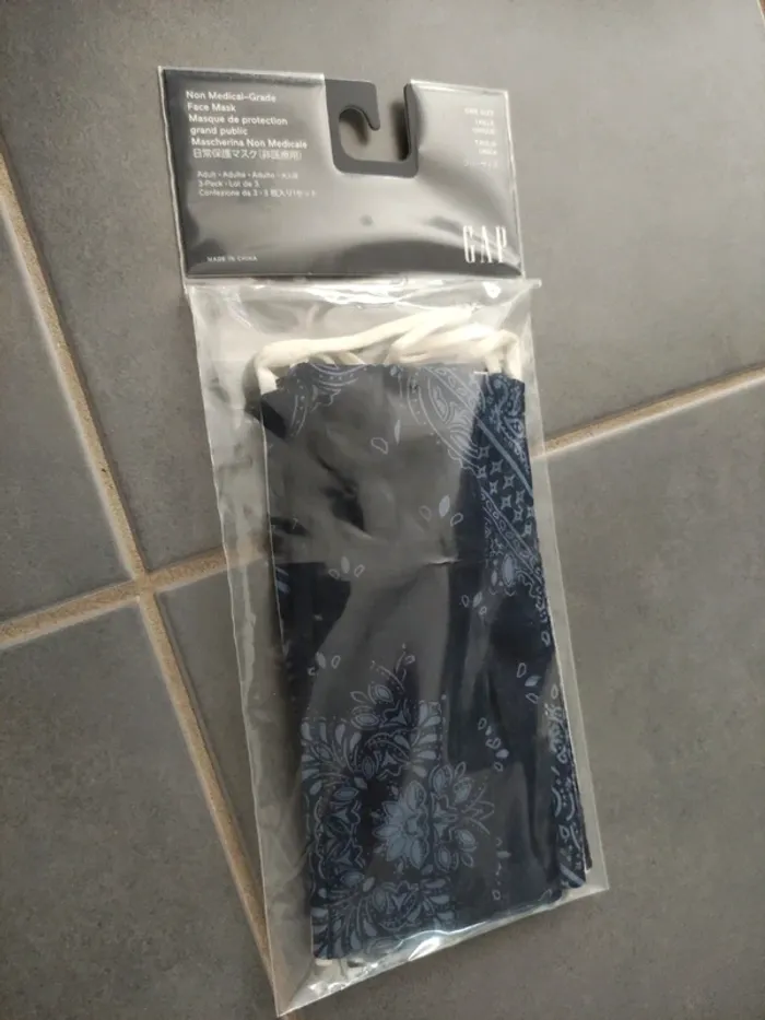 Lot de 3 masques adultes gap neuf dans leur emballage
