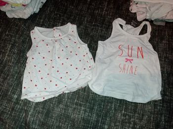 Lot 2 débardeurs 9 mois
