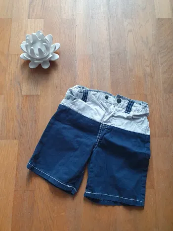Short bleu