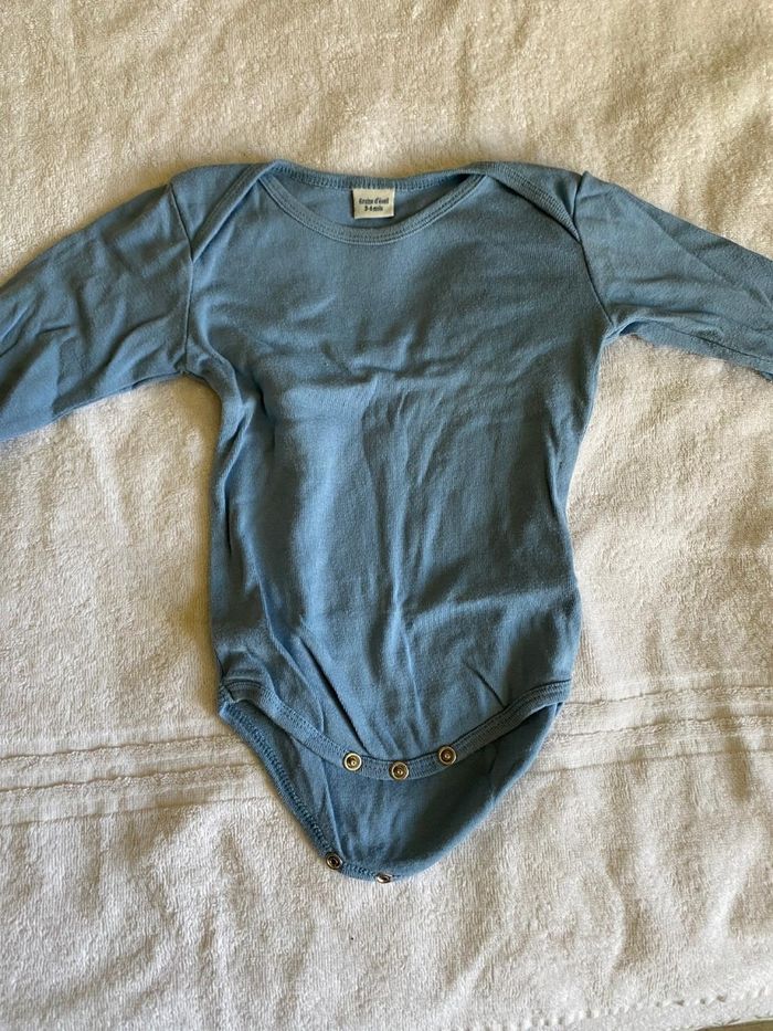 Lot de vêtements en 3-6mois - photo numéro 7