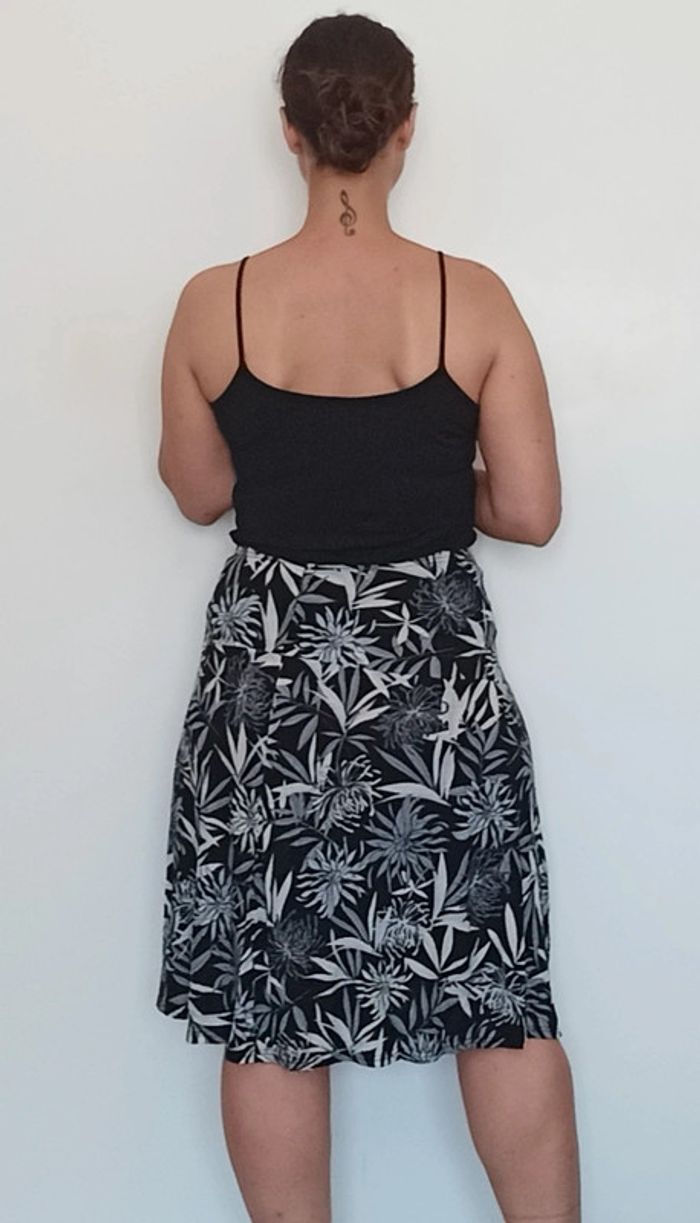 Jupe mi longue fluide taille 44/46 - photo numéro 4