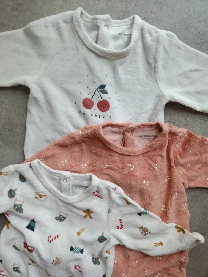 Lot de 3 pyjamas Vertbaudet 6 mois velours - photo numéro 2